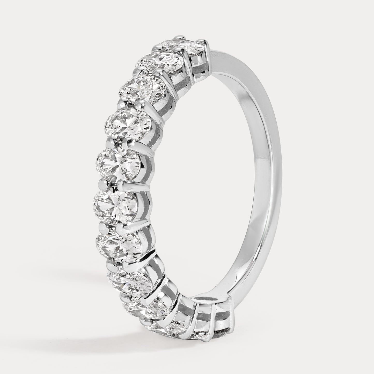 Double Shared Prong Oval Wedding Band