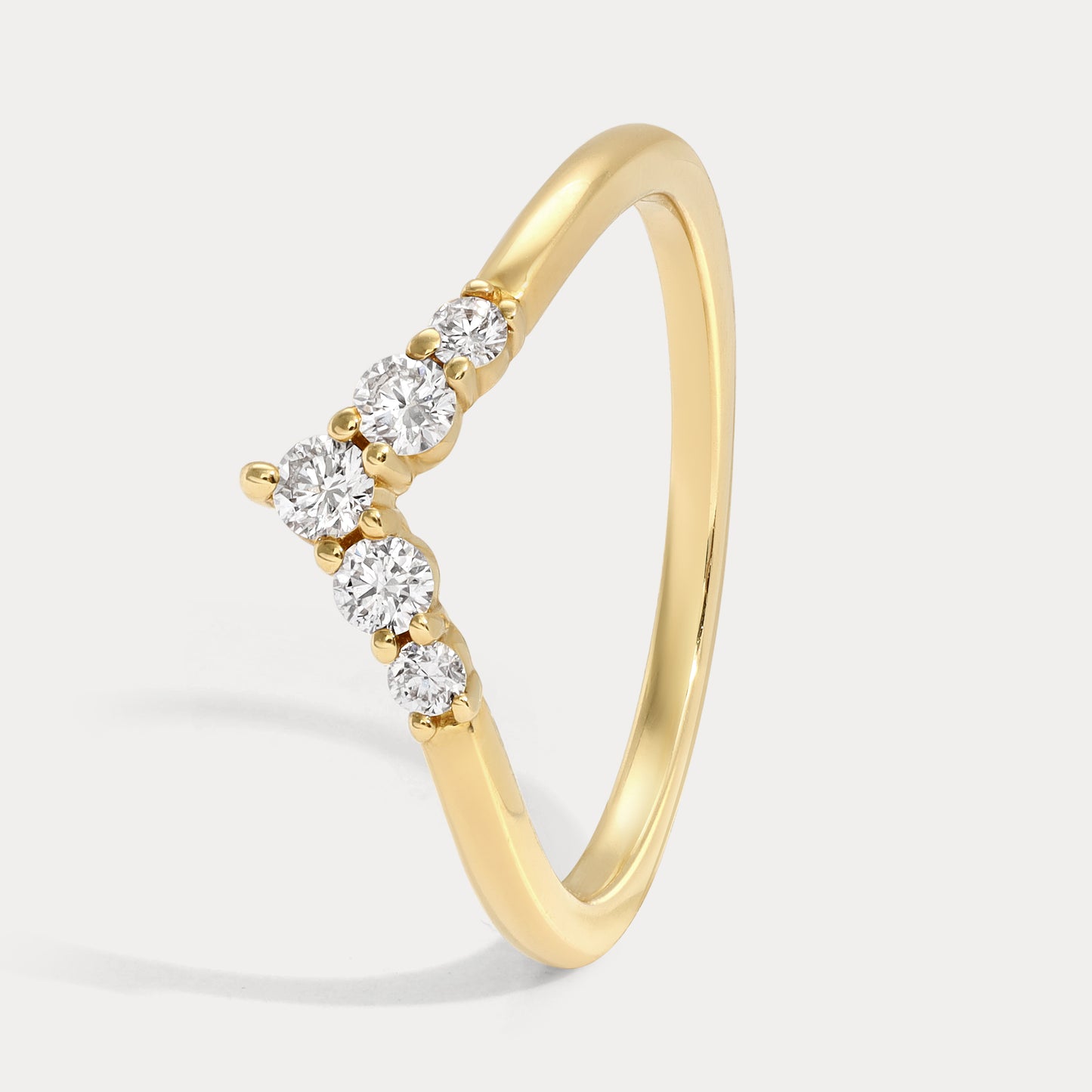 V-Shaped Round Diamond Band